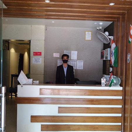 Hotel Megha Inn لاكناو المظهر الخارجي الصورة
