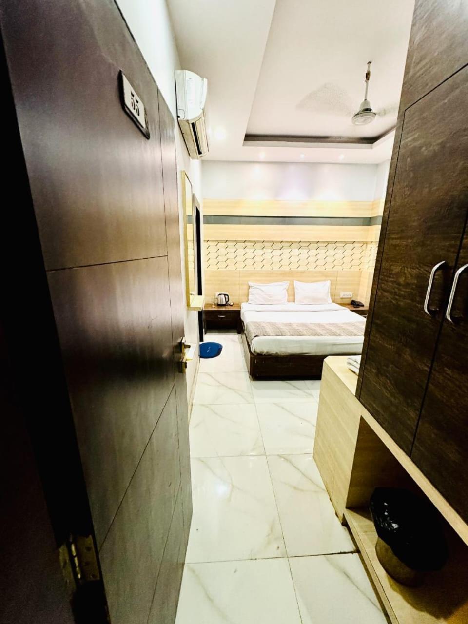 Hotel Megha Inn لاكناو المظهر الخارجي الصورة
