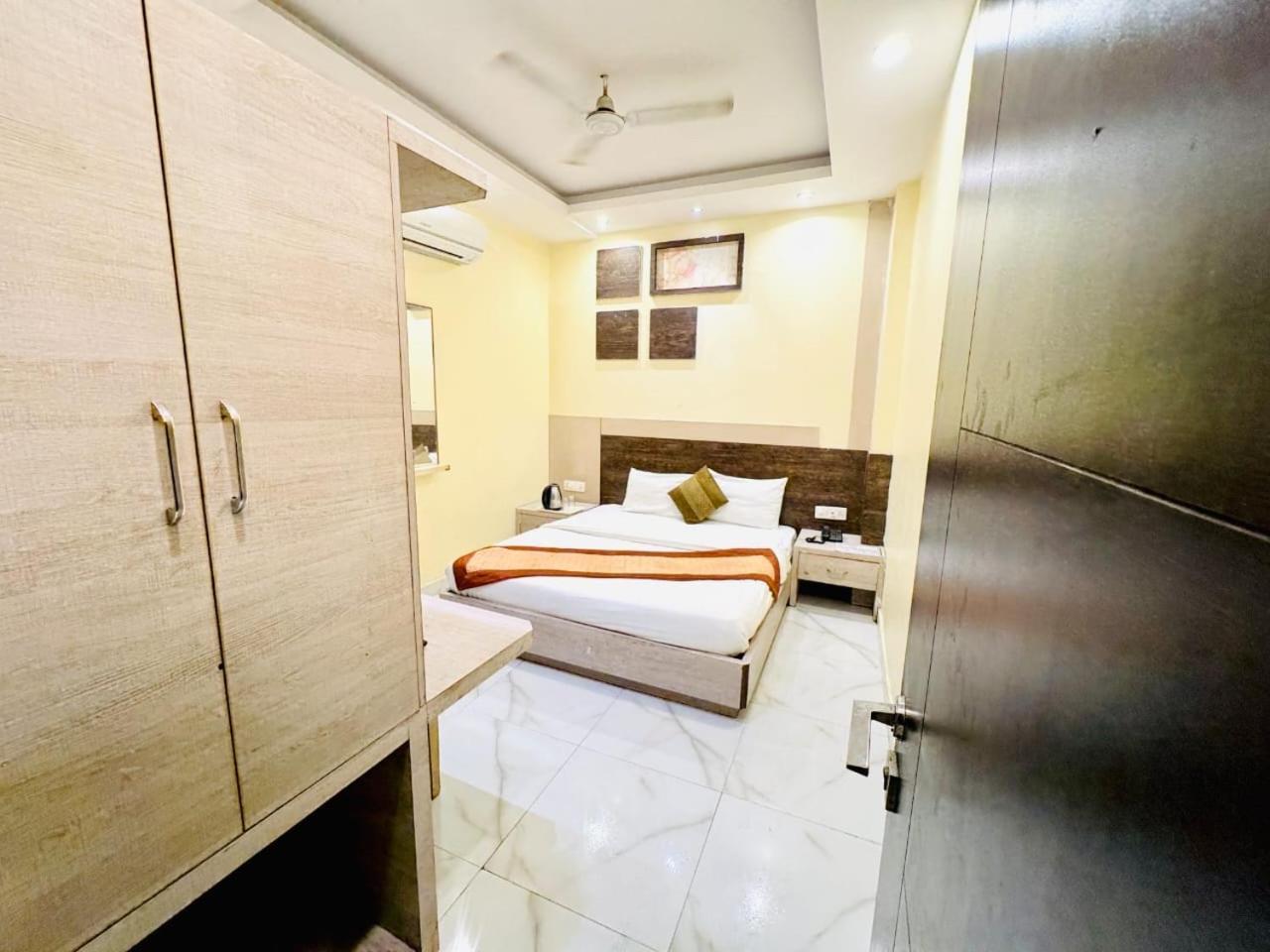 Hotel Megha Inn لاكناو المظهر الخارجي الصورة