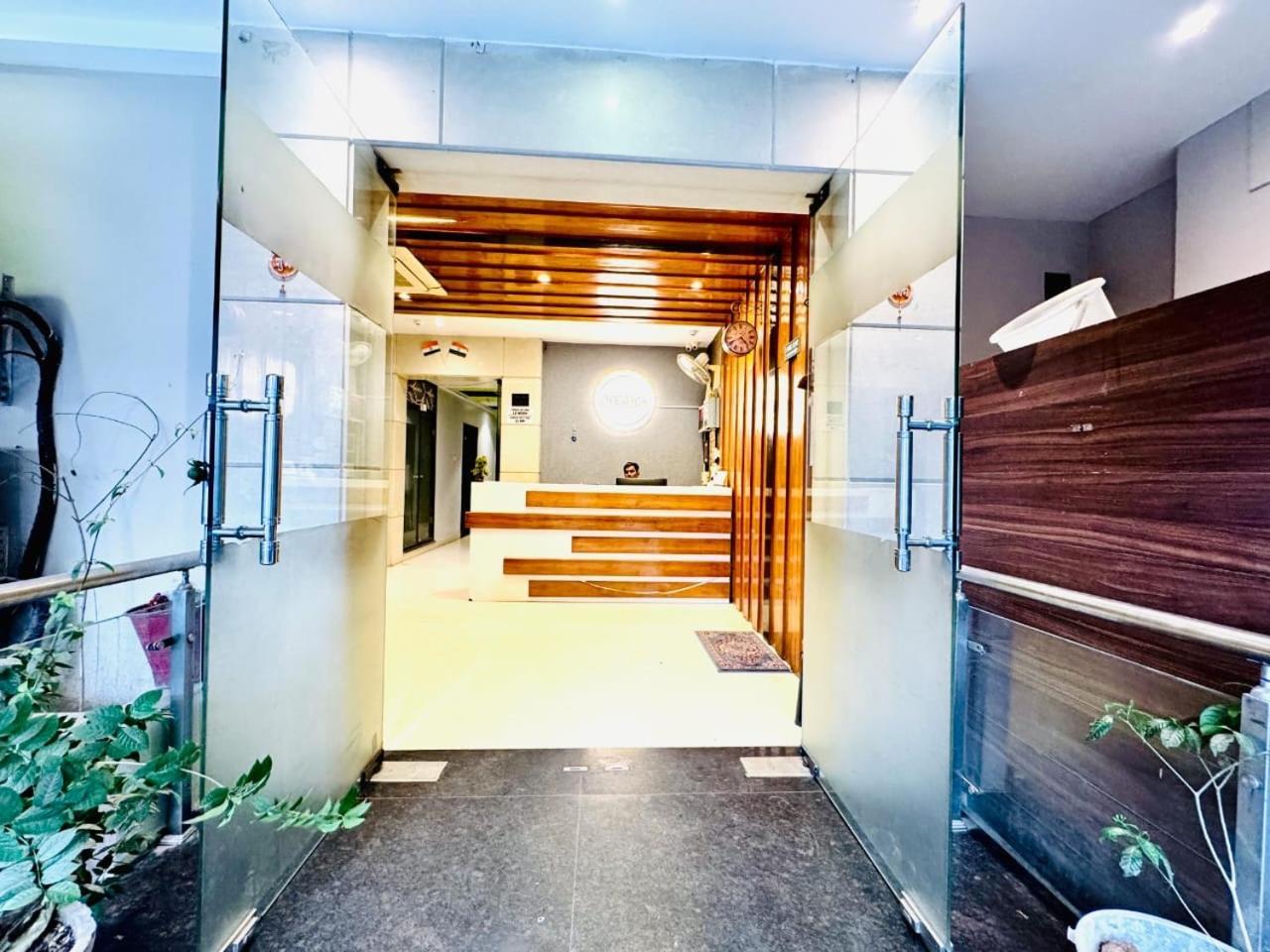 Hotel Megha Inn لاكناو المظهر الخارجي الصورة