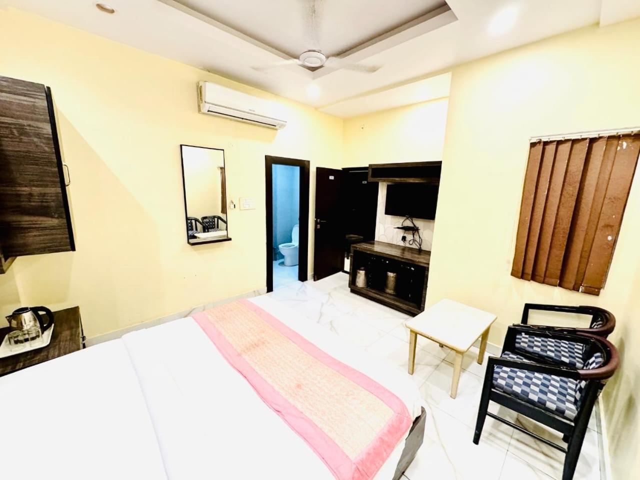 Hotel Megha Inn لاكناو المظهر الخارجي الصورة